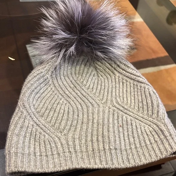 Saks Fifth Avenue Gray Cable Knit Beanie with Faux Fur Pom display picture 2